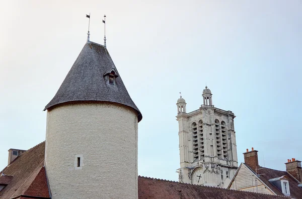 Die Bastion und der Turm der Kathedrale — Stockfoto