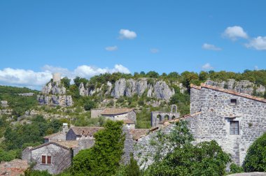 Ortaçağ binaları ve Kulesi şehrin Balazuc