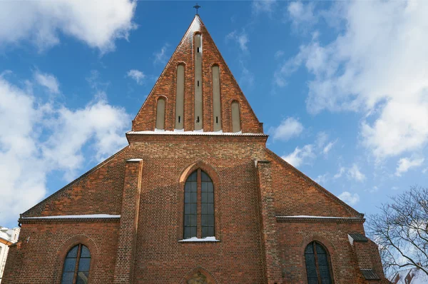 Die Fassade der gotischen Kirche — Stockfoto