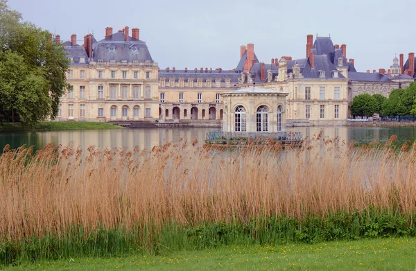 Park and royal residence in Fontainebleau — Stock Photo, Image