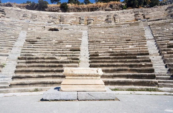 De ruïnes van het oude theater — Stockfoto