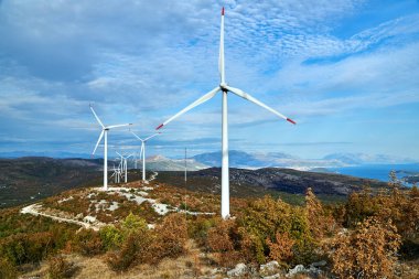 Hırvatistan 'ın dağlarındaki rüzgâr tarlası