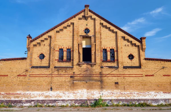 Eski mezbaha terk edilmiş bir binada — Stok fotoğraf