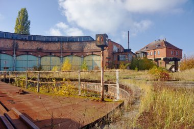 Terk edilmiş roundhouse bina tuğla