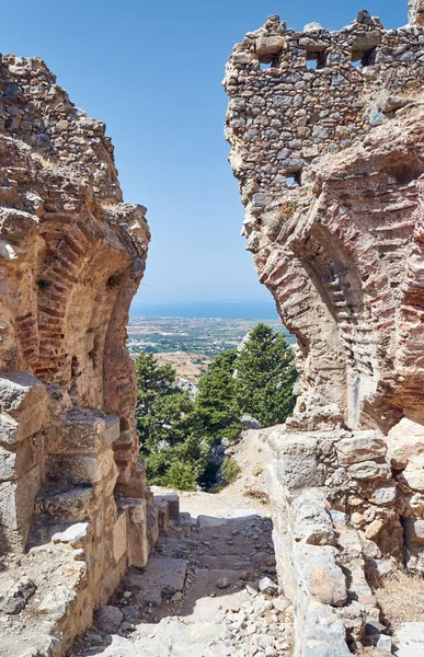 Die Ruinen des steinernen Tores der antiken Stadt — Stockfoto
