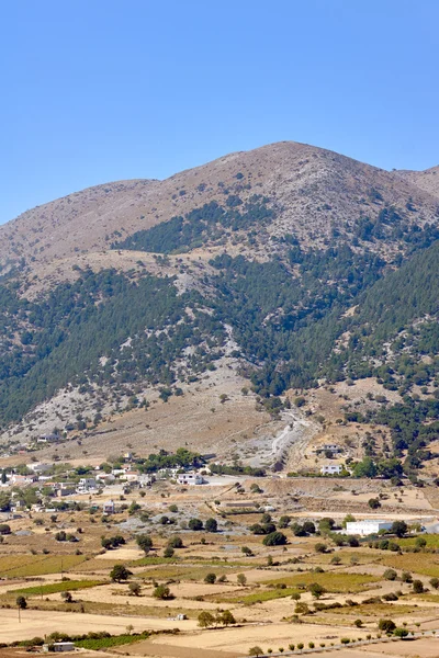 Uma aldeia nas montanhas na ilha de Creta, Grécia — Fotografia de Stock