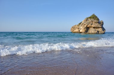 kayaların üzerinde plaj porto zorro