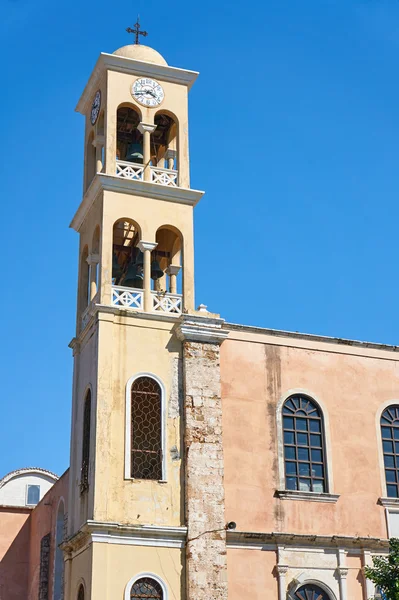 Iglesia ortodoxa con campanario —  Fotos de Stock