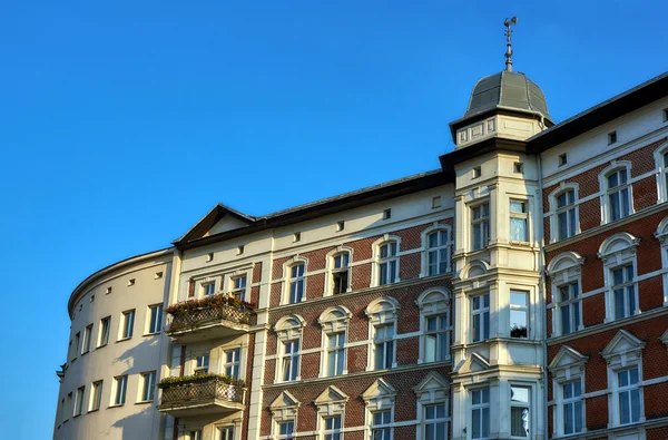 Klinker op de gevel van de Art nouveaugebouw — Stockfoto