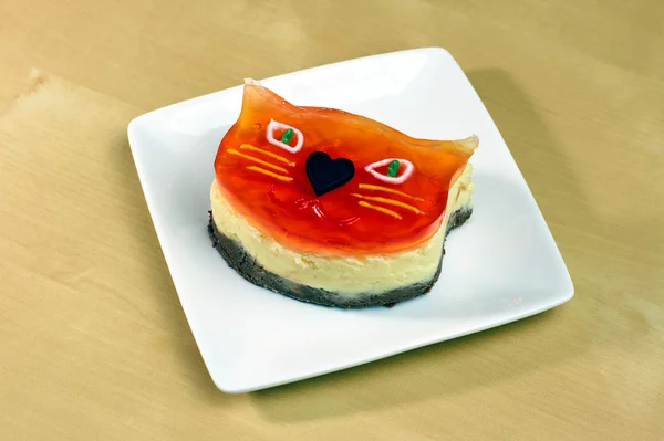 Gâteau au fromage avec gelée sous la forme d'un chat — Photo