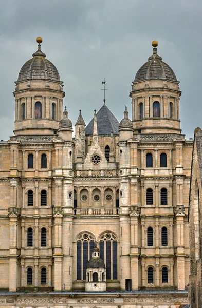 Detalhe da fachada da igreja românica de São Miguel em Dijon — Fotografia de Stock