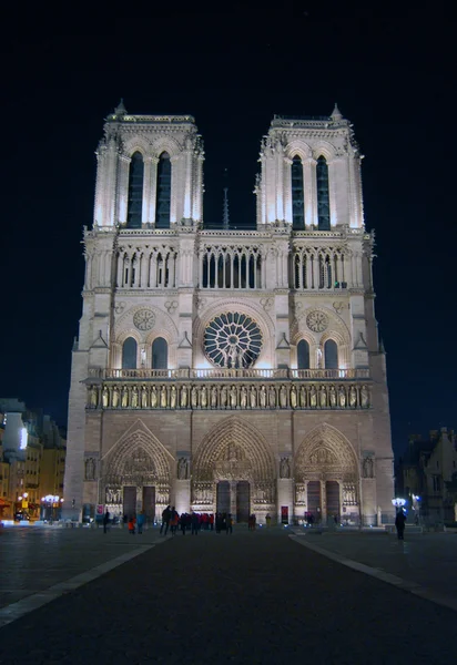 Notre Dame de Paris w wieczór — Zdjęcie stockowe
