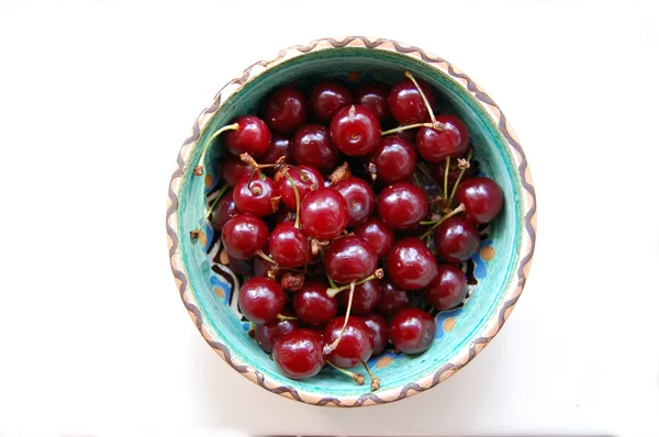 Owoce świeże podłoże z wiśni miski ceramiczne — Zdjęcie stockowe