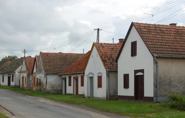 Paesaggio rurale con cantina — Foto Stock