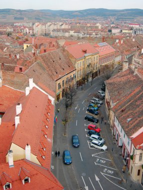 inşa alanında gösterilen çatı arasında kentsel sahne
