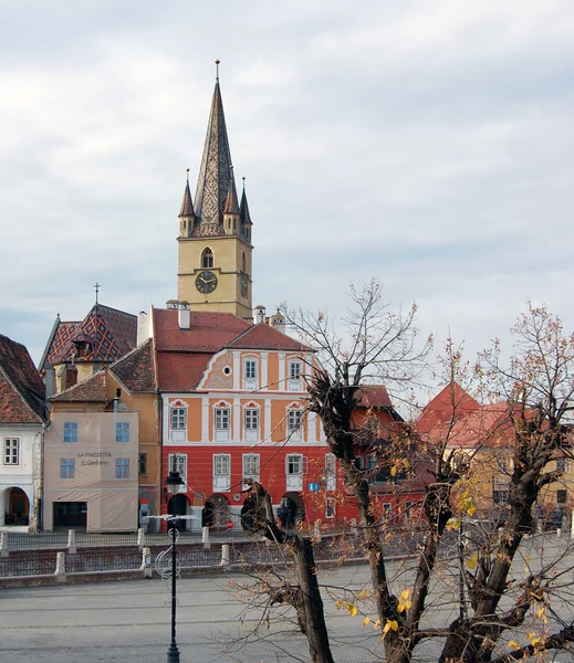 Stadsbilden i bebyggt område i Hermannstadt, Rumänien — Stockfoto