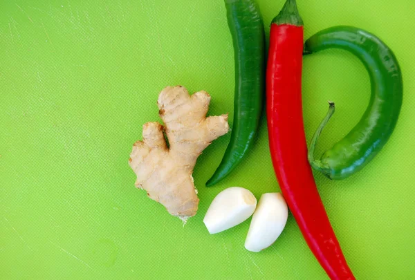 Pimientos chile, ajo y jengibre — Foto de Stock