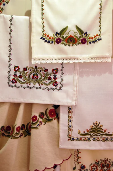 Традиционная венгерская вышивка — стоковое фото