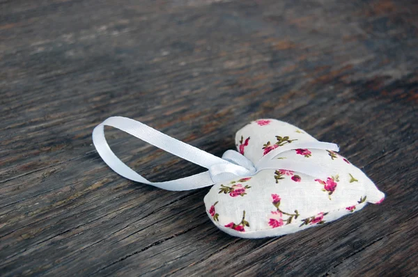 Lavender bag on table — ストック写真