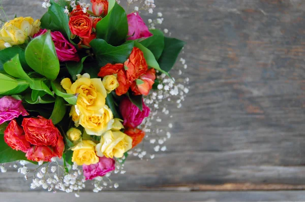वाढदिवस रंगीत फुलांचा बुक्वेट — स्टॉक फोटो, इमेज