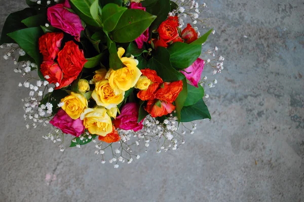 Csokor színes virágot a születésnapi — Stock Fotó