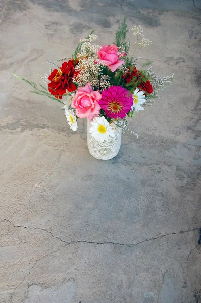 Piękny bukiet kwiatów kolorowy lato — Zdjęcie stockowe