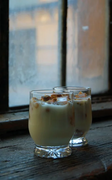 Close up of lemon pudding with biscuits and lavender — Stock Photo, Image