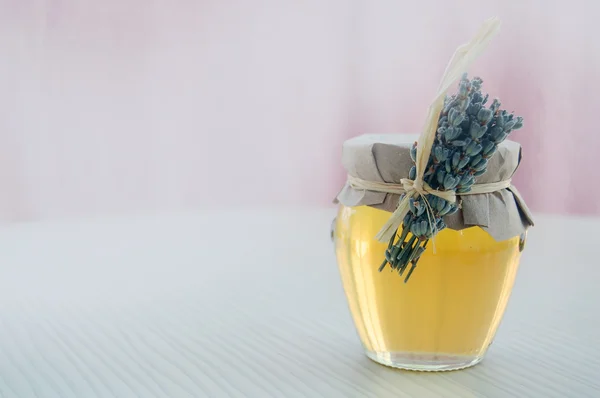 Miel de lavanda en frasco — Foto de Stock