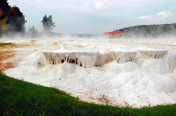 Přírodní krajina s mlha ráno — Stock fotografie