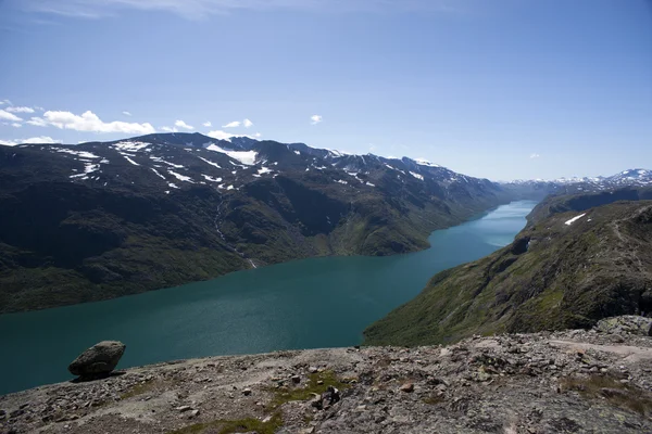 Besseggen grat im jotunheimen nationalpark, norwegen — Stockfoto