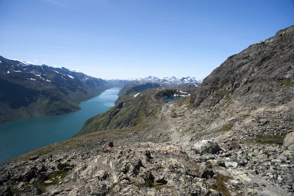 Besseggen grat im jotunheimen nationalpark, norwegen — Stockfoto