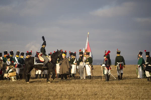 Aficionados de la historia en trajes militares Austerlitz — Foto de Stock