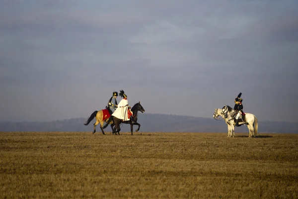 Miłośników historii w kostiumy wojskowe reenacts bitwy trzech cesarzy — Zdjęcie stockowe