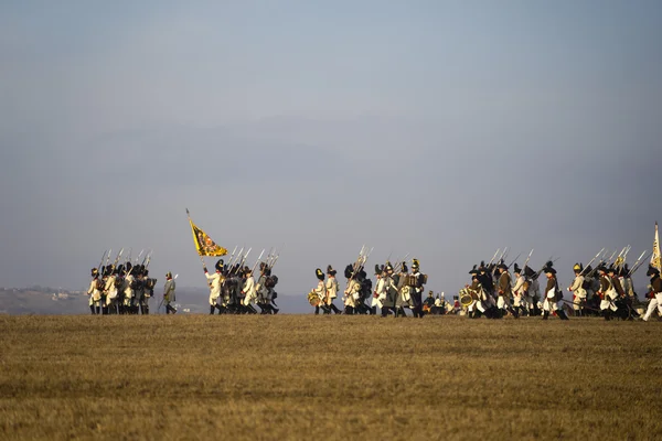 Történelem rajongók katonai jelmezek reenacts a három császár csata — Stock Fotó