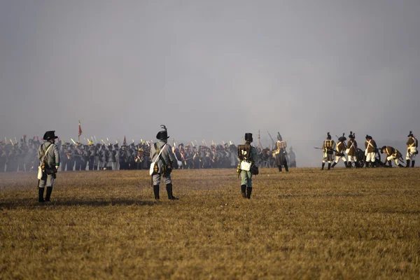 Aficionados de la historia en trajes militares Austerlitz — Foto de Stock