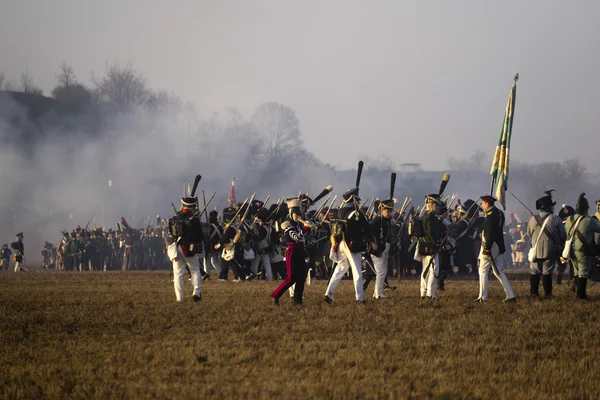 Historiefans i militærkostymer Austerlitz – stockfoto