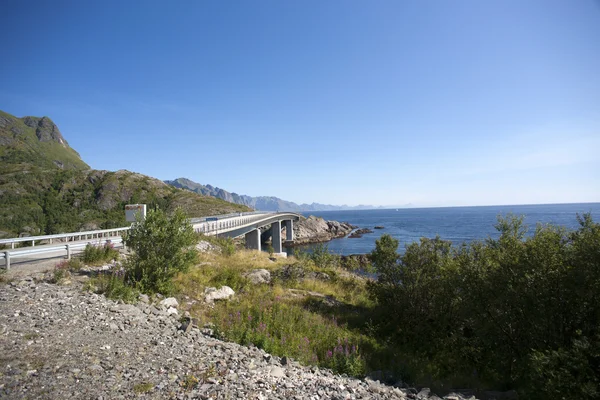 Мост на Лофотенских островах — стоковое фото