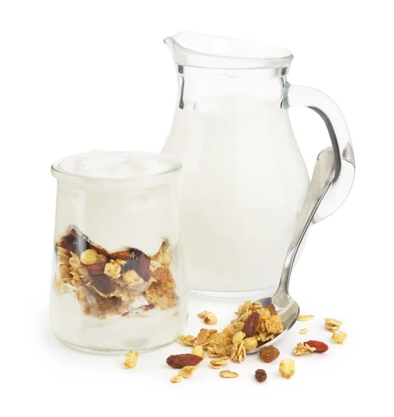 Yogurt Blanco Con Granola Leche Frasco Aislado Sobre Fondo Blanco —  Fotos de Stock