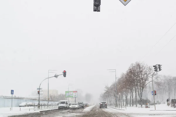 Kyjev Ukrajina Prosince 2020 Křižovatka Městě Během Silného Zimního Sněžení — Stock fotografie