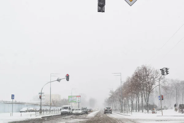 Kiew Ukraine Dezember 2020 Eine Straßenkreuzung Der Stadt Bei Starkem — Stockfoto