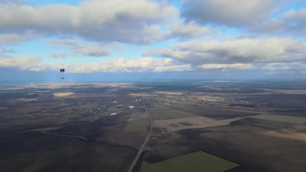 Ala Parapente Gran Altitud Bajo Cielo Con Nubes — Vídeo de stock