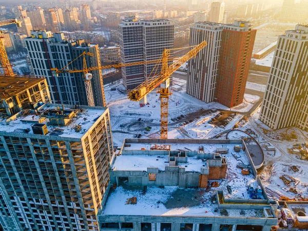 Building Crane Construction Site Surrounded New Real Estates Scenic Aerial — Stock Photo, Image