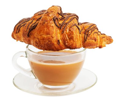 Kahvaltı için sıcak kahve ve kruvasan. 