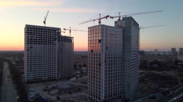 Камера Сходить Над Будівельним Майданчиком Заході Сонця — стокове відео