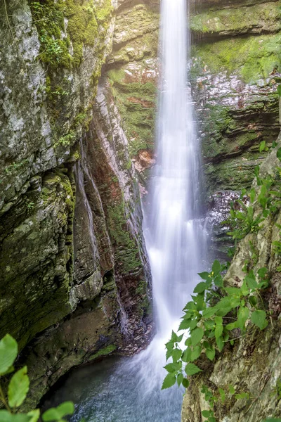 Slovenya Daki Bir Dağda Güzel Bir Şelale Kobarid Yakınlarındaki Koziak — Stok fotoğraf