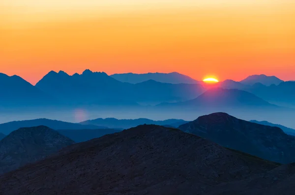 Incrível Nascer Sol Nas Montanhas Nascer Sol Montanha Krn Vale — Fotografia de Stock