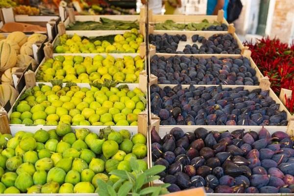Fresh Figs Market Shelves Street Market Italy Traditional Mediterranian Food — Stock Photo, Image