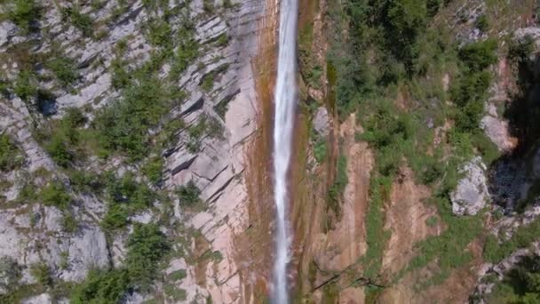 Increíble Cascada Alta Las Montañas Grigorcicev Bofetada Eslovenia — Vídeo de stock