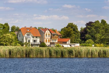 Göl ve nehir Almanya'da yaşayan ve konut evler  
