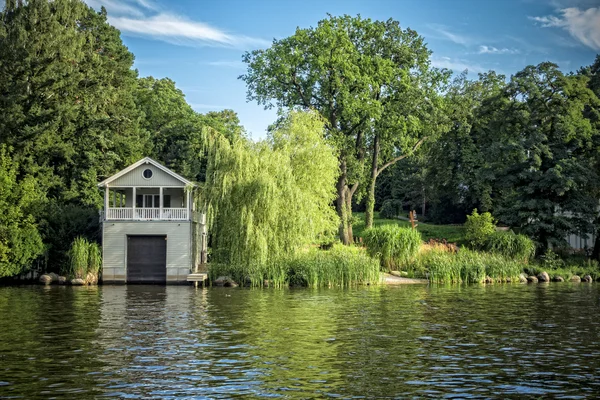 Roeiers op een surfplank op de Berlin-wannsee — Stockfoto